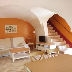 Hébergement de vacances Maison Au Coeur De De Vaucluse, Nichée Sur Le Rocher Et Surplombant La Sorgue, Fontaine-de-Vaucluse